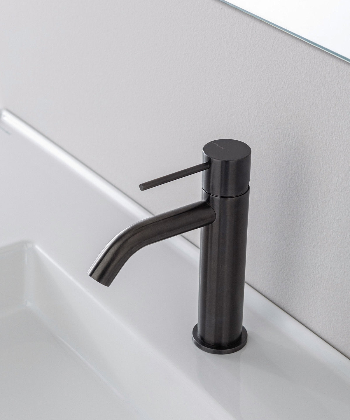 Robinet de lavabo Treemme 40mm en finition métal sombre