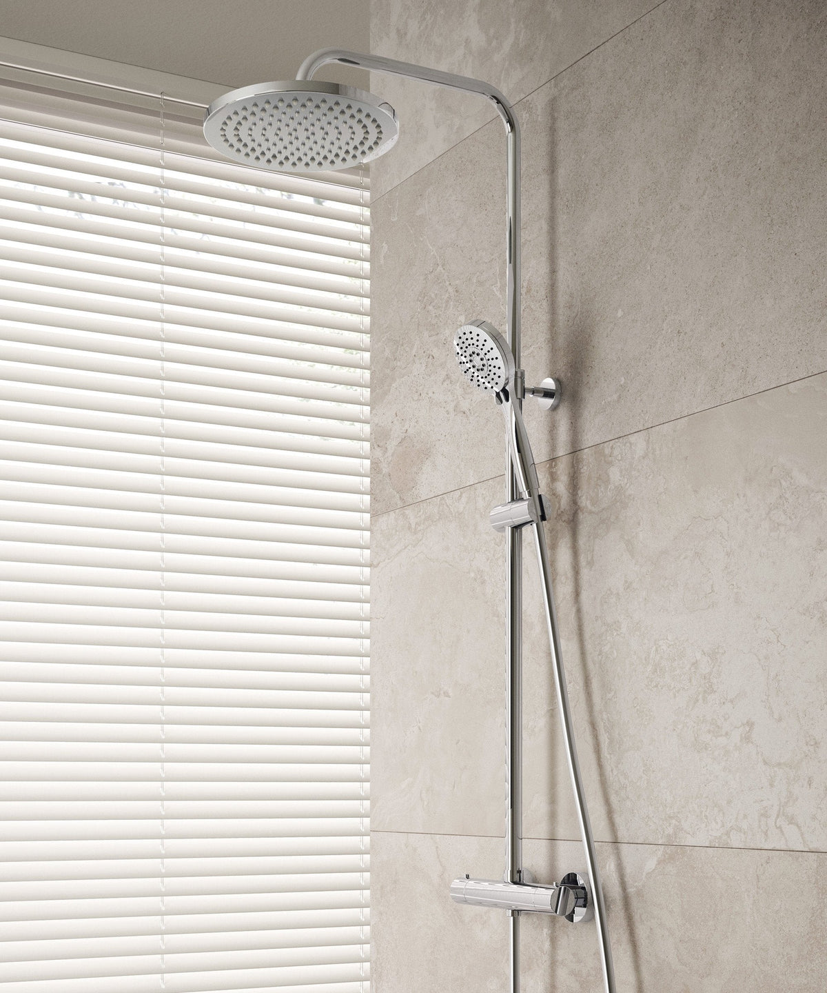 Ensemble de douche Treemme Thermo S Shower sur une paroi grise