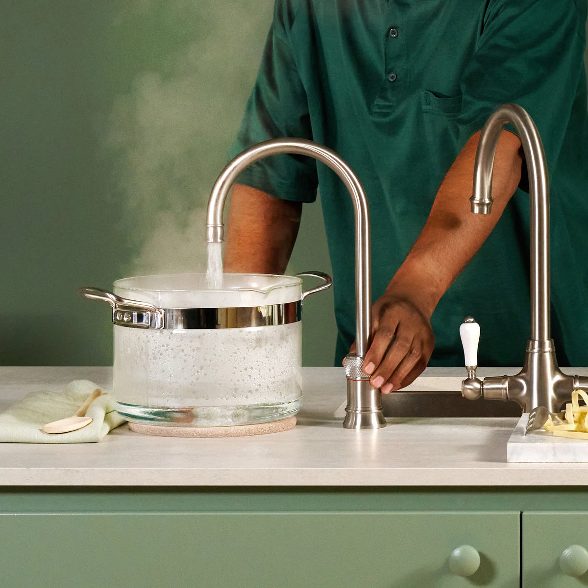 Quooker Classic Single tap Round finition Acier inoxydable — robinet eau bouillante 100 °C en situation