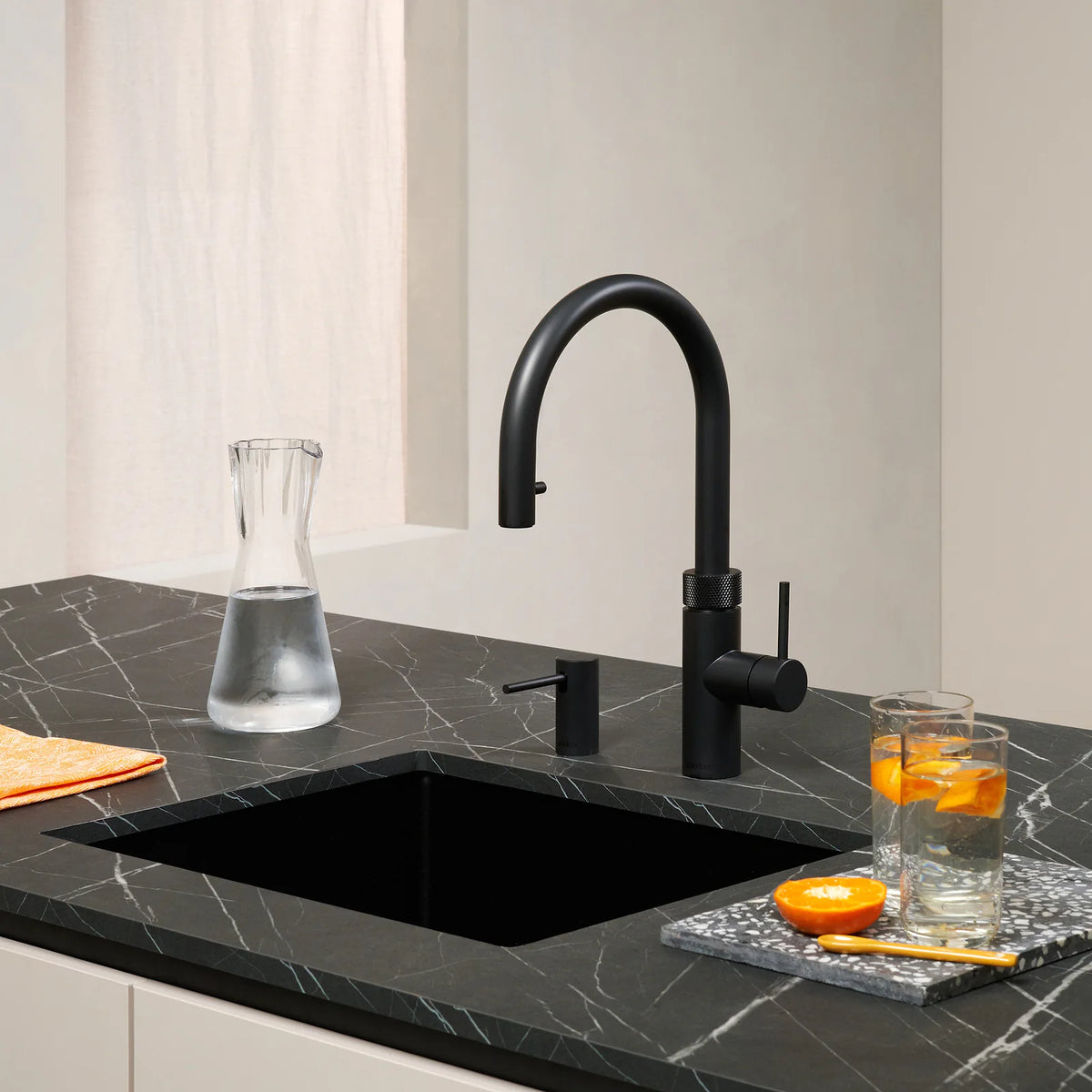 Quooker Flex Round finition Noir — robinet eau bouillante 100 °C