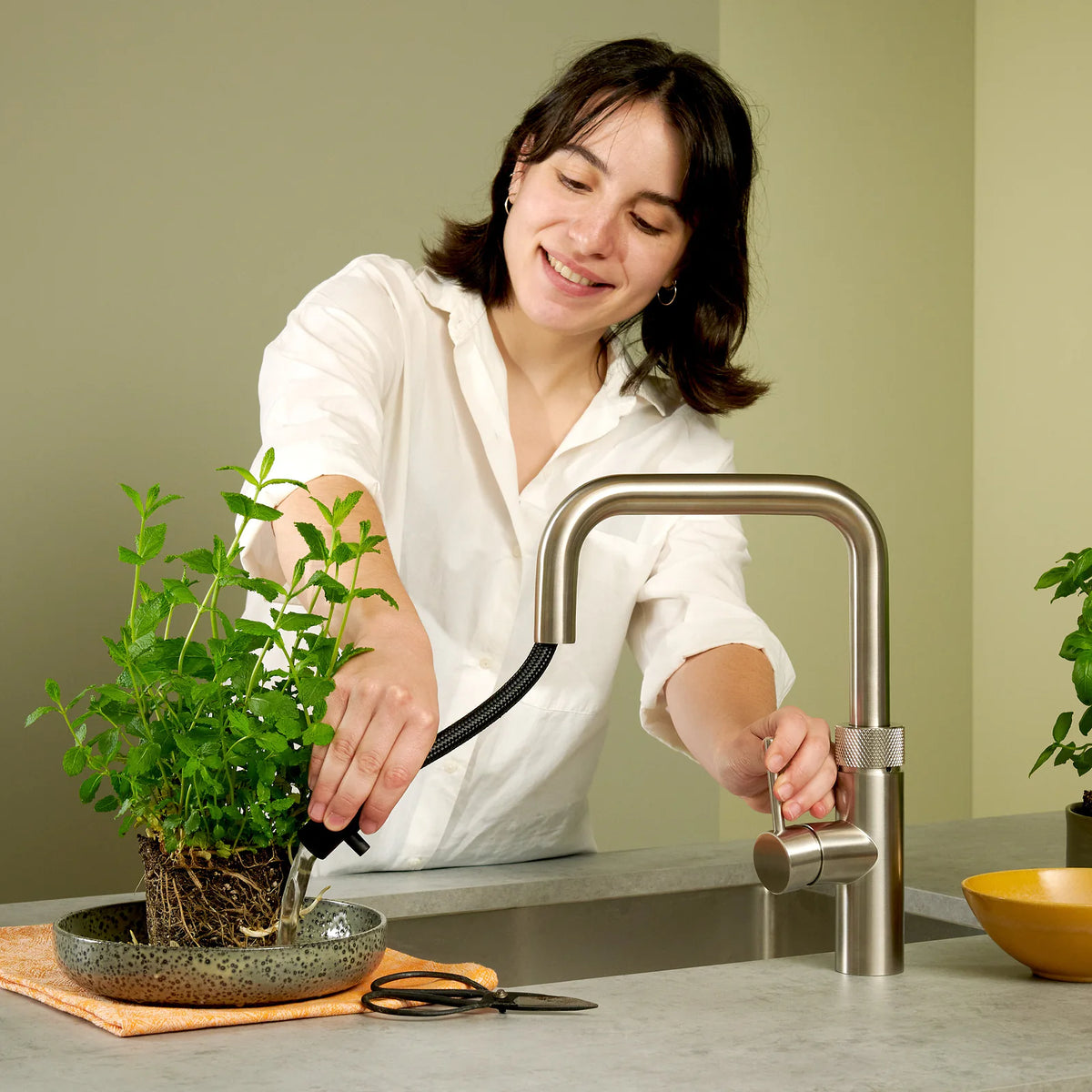 Quooker Flex Square finition Acier inoxydable — robinet eau bouillante 100 °C en situation