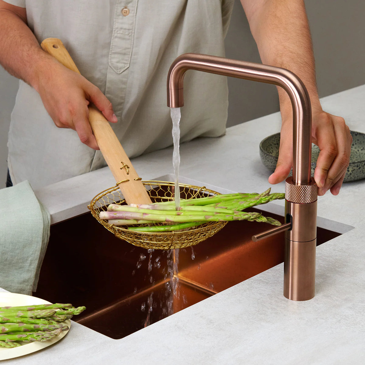 Quooker Fusion Square finition Cuivre rosé — robinet eau bouillante 100 °C en situation