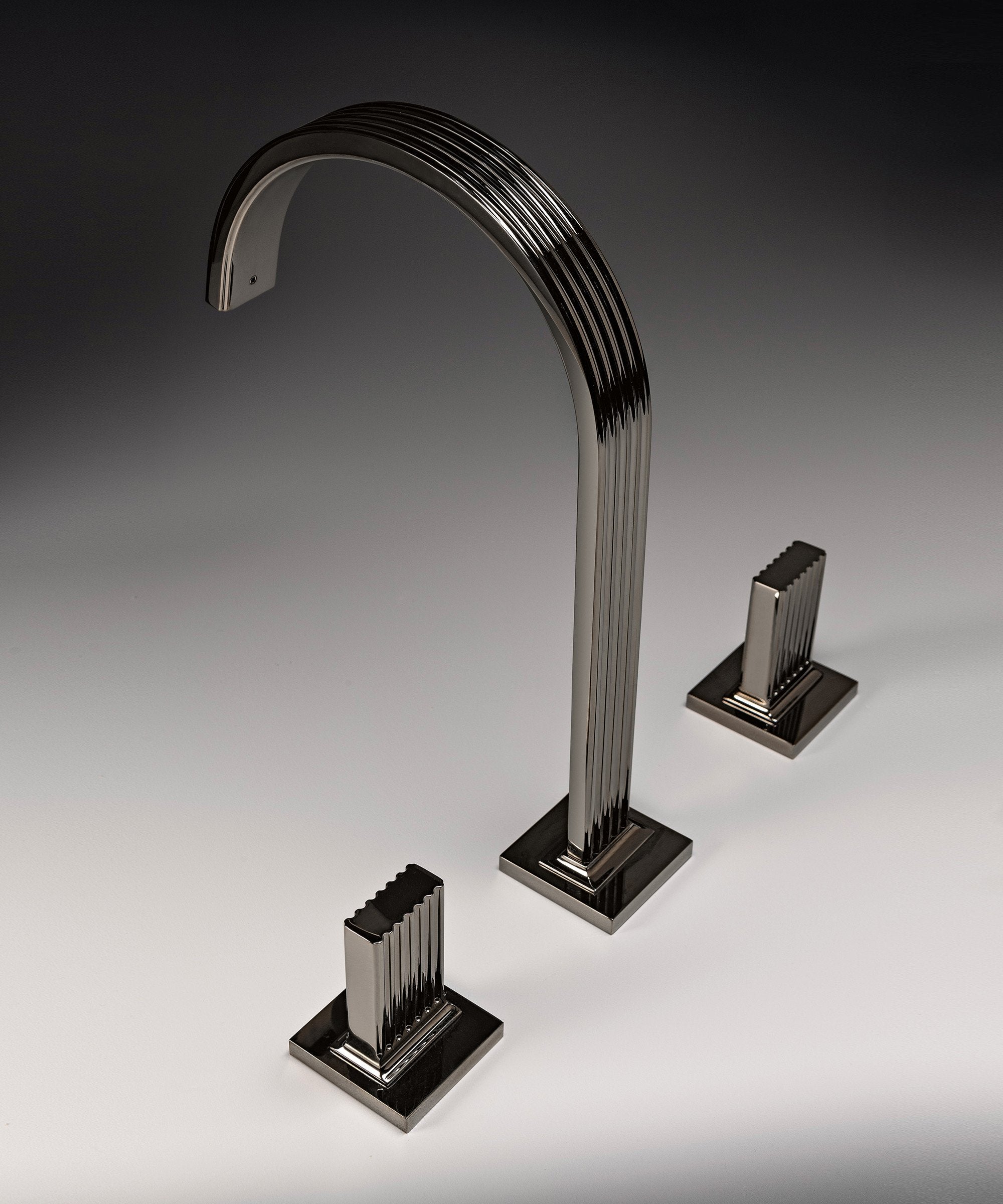 Mélangeur de lavabo Treemme Kea en finition métal sombre